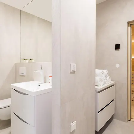 Apartament Gorgeous In With Kitchen *