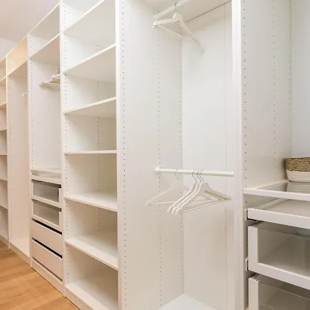 Apartament Gorgeous In With Kitchen *