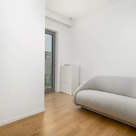 Apartament Gorgeous In With Kitchen *