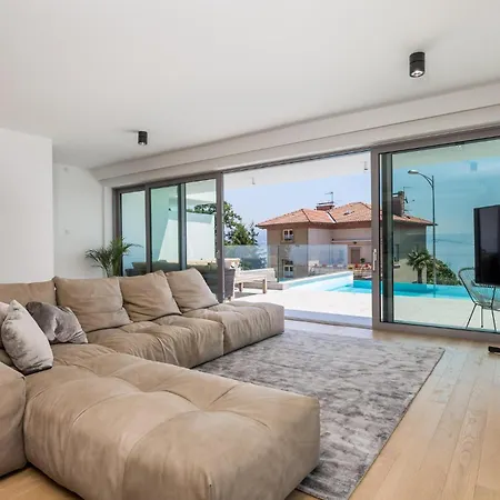Apartament Gorgeous In With Kitchen *
