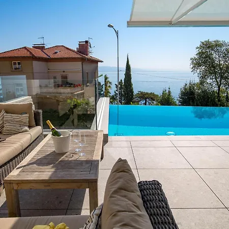 Apartament Gorgeous In With Kitchen *