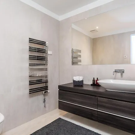 Gorgeous In With Kitchen