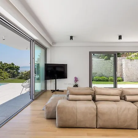 Apartamento Gorgeous In With Kitchen Opatija