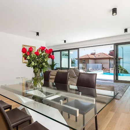 Gorgeous In With Kitchen